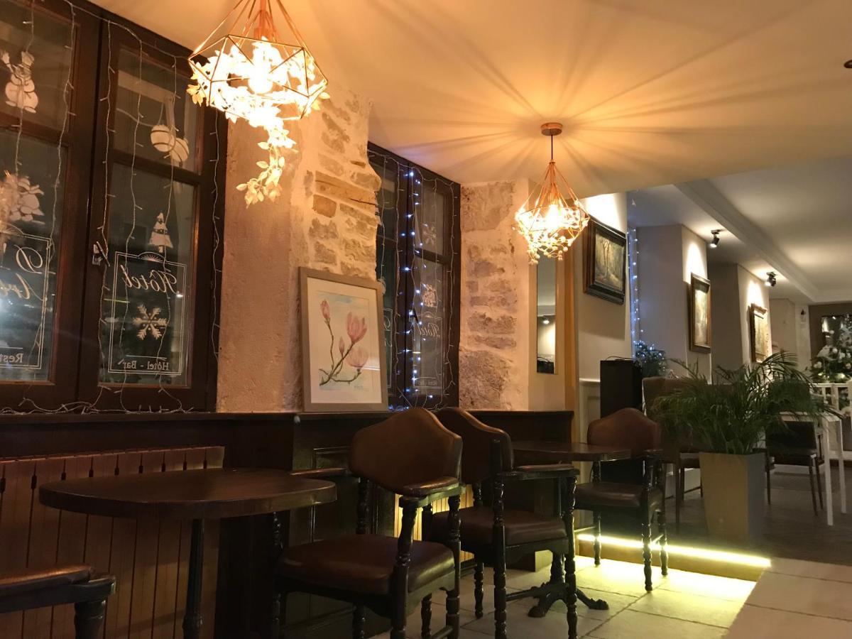 Hotel D'Artiste Pierrefontaine-les-Varans Esterno foto